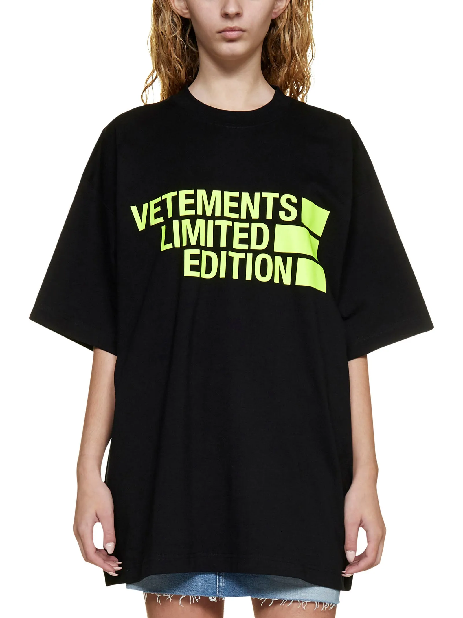 Vetements Slogan Printed Crewneck T-Shirt